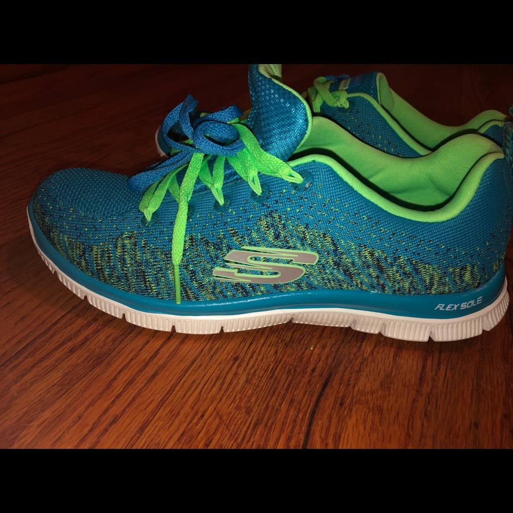 Brand new never worn women’s Sketchers shoes